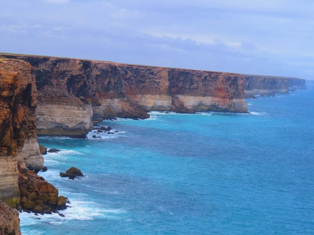 Australian edge of continent - Bunda Cliffs in Australia -Things to see on Perth to Melbourne road trip.