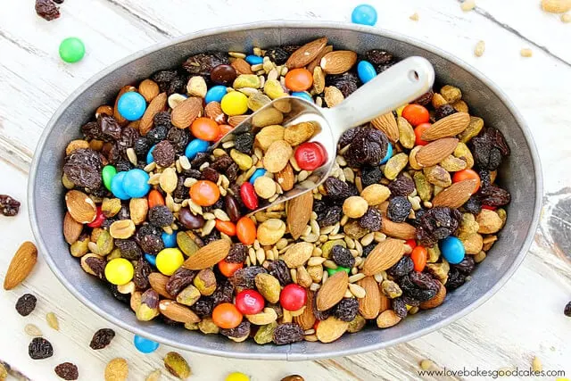 Delicious trail mix for the perfect travel snack (1)