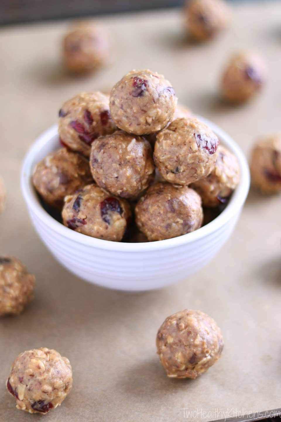 Travel snacks to bring with you Granola energy balls