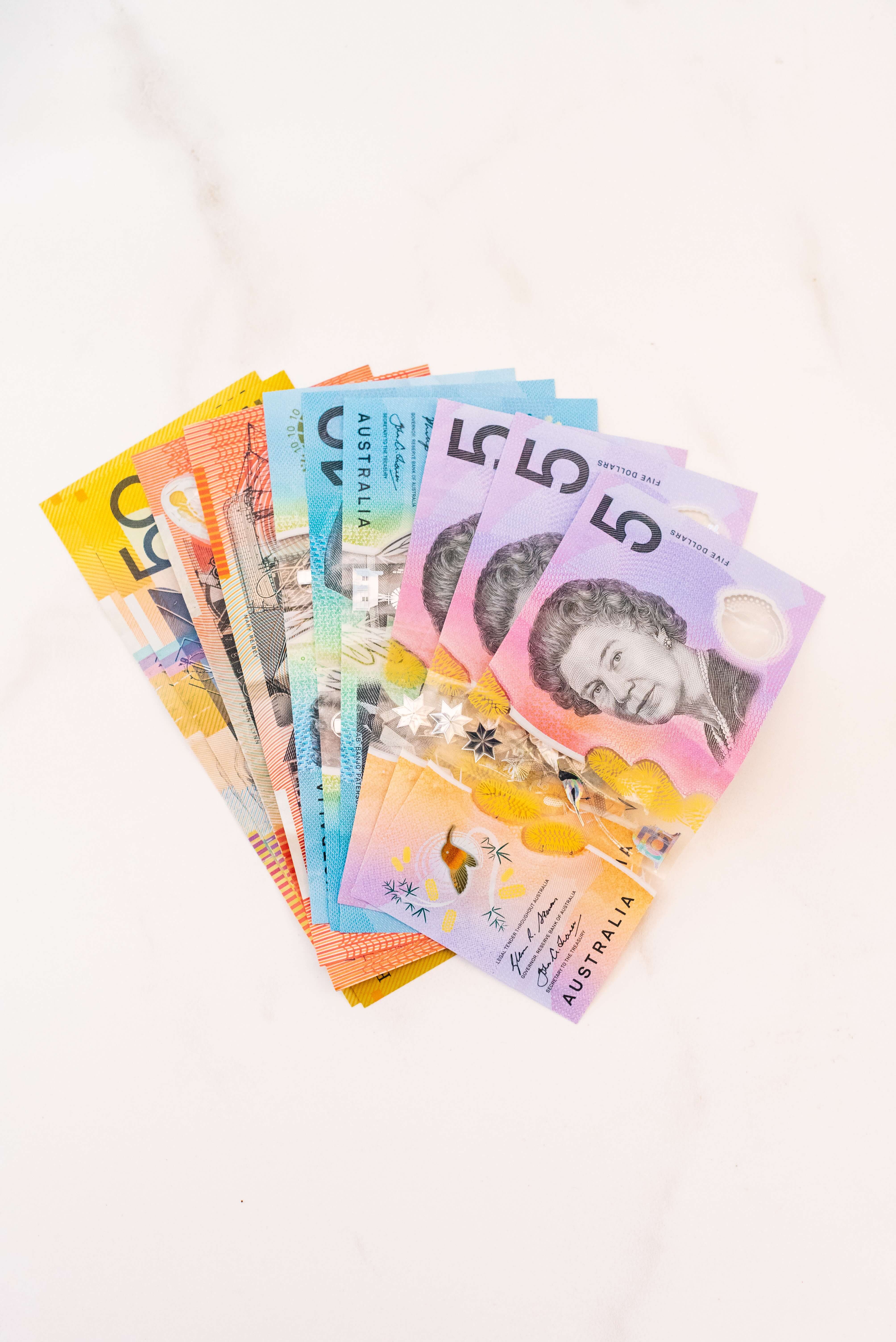 Moving To Australia 110 Things You Need To Know Before Moving Over - moving to australia wondering how much money you need it s recommended to have 2 500