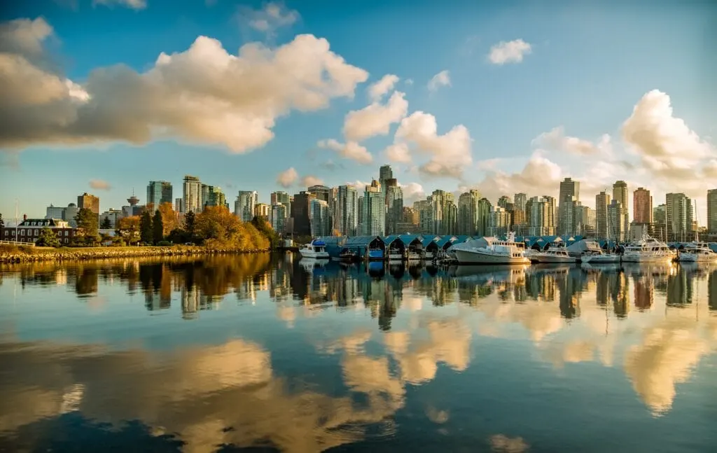 Vancouver skyline with the mountains behind