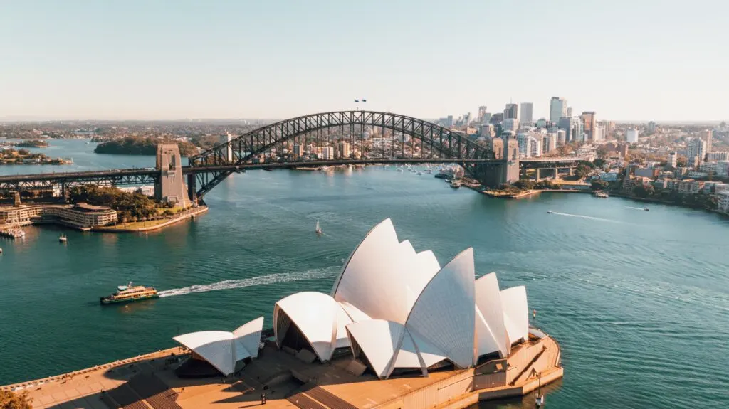 Moving to Australia on a working holiday visa